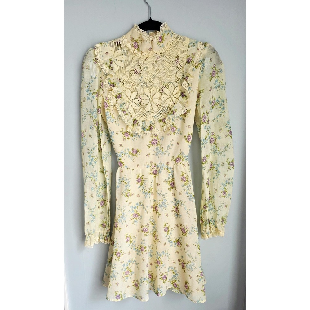 Vintage 1970s Floral and Lace Prairie Dress, Youth Size *AS IS*